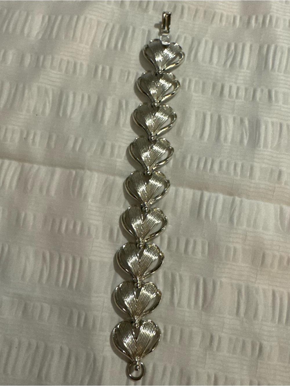 Vintage Silver Ribbed Heart Link Panel Bracelet with Fold-Over Clasp